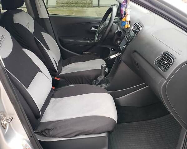 Сірий Фольксваген Поло, об'ємом двигуна 1.6 л та пробігом 250 тис. км за 4850 $, фото 10 на Automoto.ua