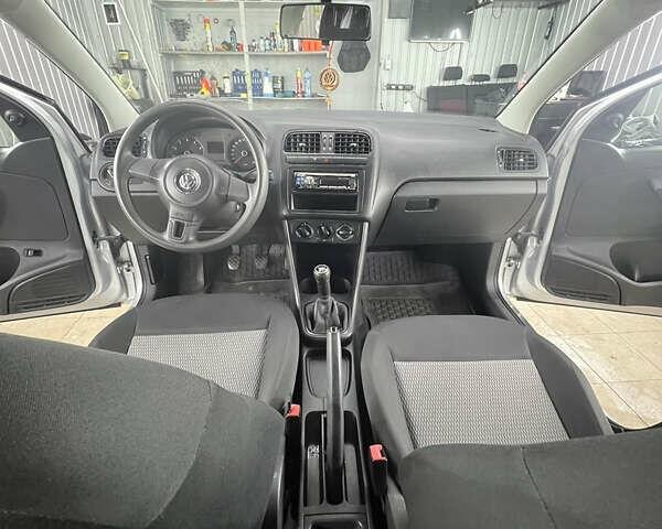 Серый Фольксваген Поло, объемом двигателя 1.6 л и пробегом 108 тыс. км за 6990 $, фото 9 на Automoto.ua