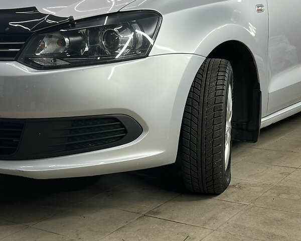 Серый Фольксваген Поло, объемом двигателя 1.6 л и пробегом 108 тыс. км за 6990 $, фото 4 на Automoto.ua