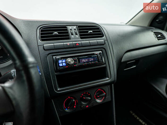 Серый Фольксваген Поло, объемом двигателя 1.6 л и пробегом 152 тыс. км за 7237 $, фото 14 на Automoto.ua