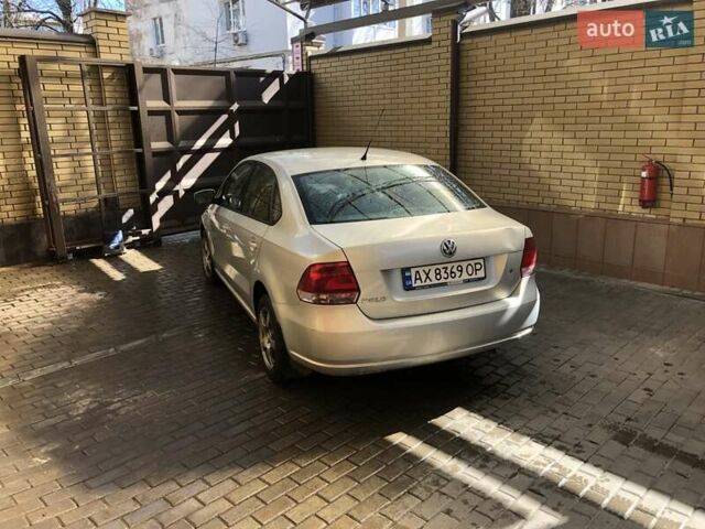 Серый Фольксваген Поло, объемом двигателя 1.6 л и пробегом 141 тыс. км за 5999 $, фото 1 на Automoto.ua