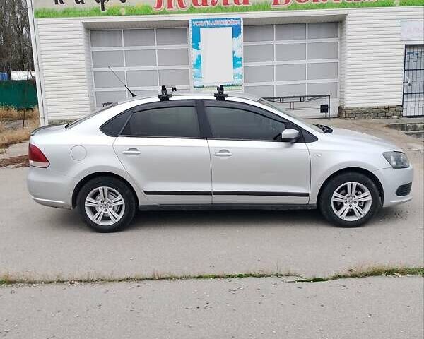 Сірий Фольксваген Поло, об'ємом двигуна 1.6 л та пробігом 250 тис. км за 4850 $, фото 2 на Automoto.ua