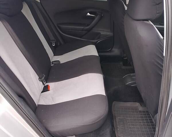 Сірий Фольксваген Поло, об'ємом двигуна 1.6 л та пробігом 250 тис. км за 4850 $, фото 8 на Automoto.ua