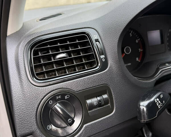 Сірий Фольксваген Поло, об'ємом двигуна 1.6 л та пробігом 157 тис. км за 6300 $, фото 11 на Automoto.ua