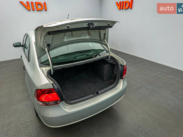 Серый Фольксваген Поло, объемом двигателя 1.6 л и пробегом 152 тыс. км за 7237 $, фото 6 на Automoto.ua