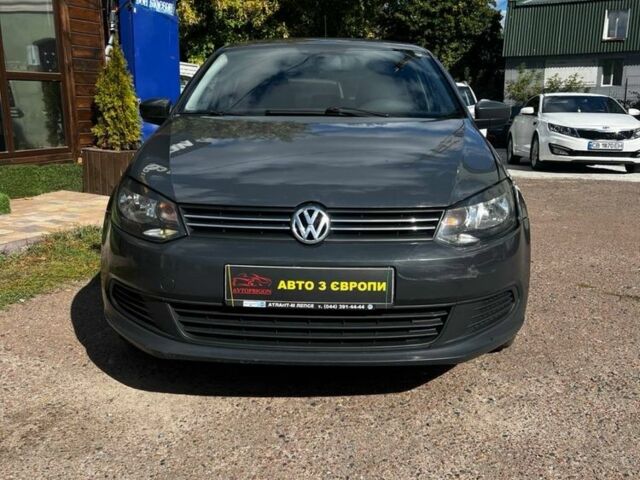 Серый Фольксваген Поло, объемом двигателя 0 л и пробегом 250 тыс. км за 5000 $, фото 1 на Automoto.ua