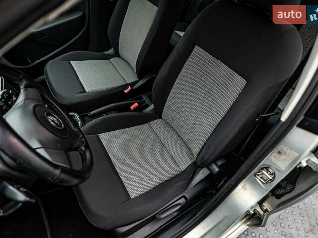 Серый Фольксваген Поло, объемом двигателя 1.6 л и пробегом 152 тыс. км за 7237 $, фото 8 на Automoto.ua