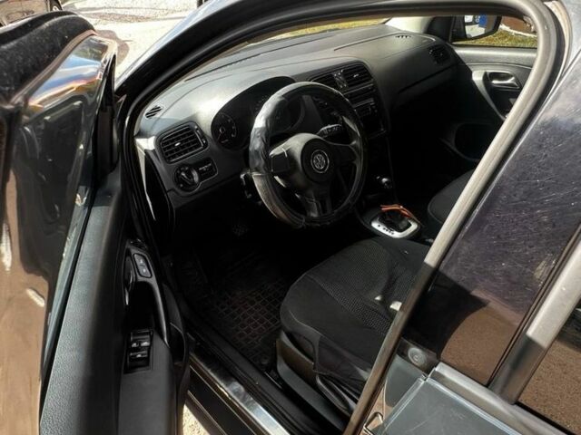 Серый Фольксваген Поло, объемом двигателя 0 л и пробегом 250 тыс. км за 5000 $, фото 8 на Automoto.ua