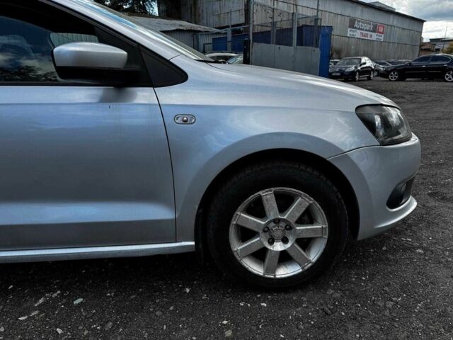 Серый Фольксваген Поло, объемом двигателя 1.6 л и пробегом 330 тыс. км за 5390 $, фото 4 на Automoto.ua