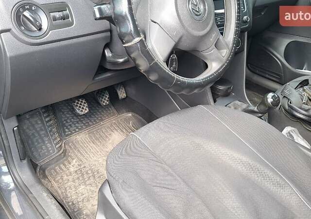 Серый Фольксваген Поло, объемом двигателя 1.6 л и пробегом 89 тыс. км за 7000 $, фото 11 на Automoto.ua