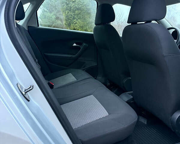 Серый Фольксваген Поло, объемом двигателя 1.6 л и пробегом 173 тыс. км за 5850 $, фото 12 на Automoto.ua