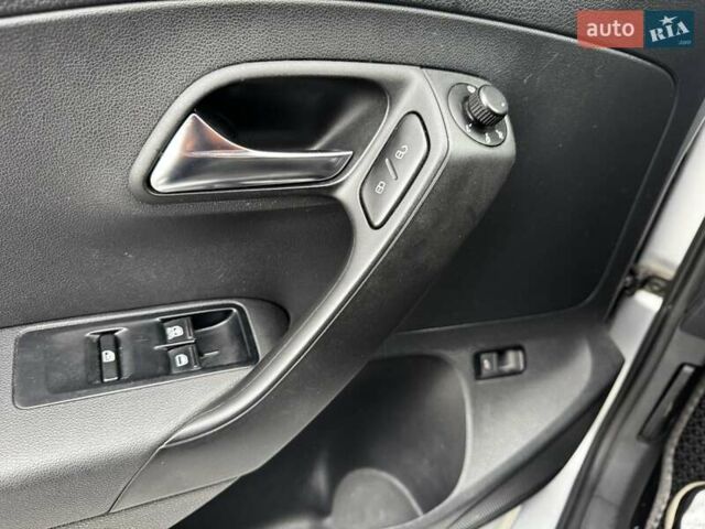 Серый Фольксваген Поло, объемом двигателя 1.6 л и пробегом 192 тыс. км за 5900 $, фото 16 на Automoto.ua