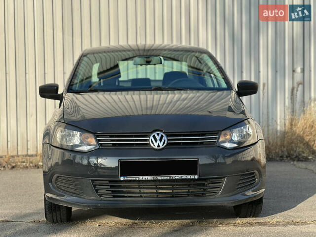 Серый Фольксваген Поло, объемом двигателя 1.6 л и пробегом 197 тыс. км за 5800 $, фото 2 на Automoto.ua