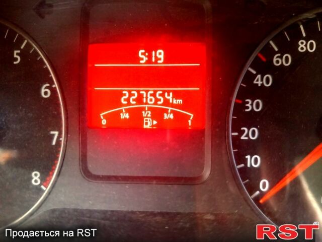 Сірий Фольксваген Поло, об'ємом двигуна 1.6 л та пробігом 227 тис. км за 5100 $, фото 7 на Automoto.ua