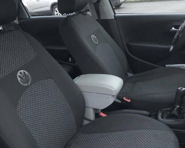 Сірий Фольксваген Поло, об'ємом двигуна 1.6 л та пробігом 236 тис. км за 7000 $, фото 5 на Automoto.ua