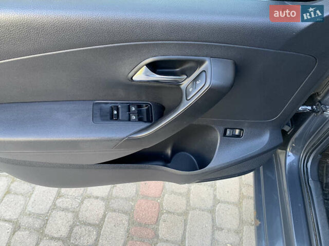 Серый Фольксваген Поло, объемом двигателя 1.6 л и пробегом 161 тыс. км за 6500 $, фото 13 на Automoto.ua