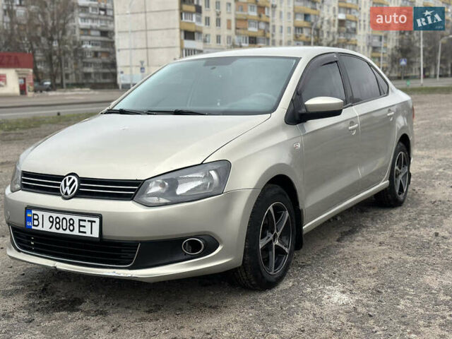 Серый Фольксваген Поло, объемом двигателя 1.6 л и пробегом 212 тыс. км за 5200 $, фото 2 на Automoto.ua