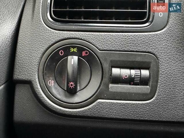 Серый Фольксваген Поло, объемом двигателя 1.6 л и пробегом 192 тыс. км за 5900 $, фото 17 на Automoto.ua