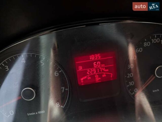 Серый Фольксваген Поло, объемом двигателя 1.6 л и пробегом 229 тыс. км за 5400 $, фото 13 на Automoto.ua