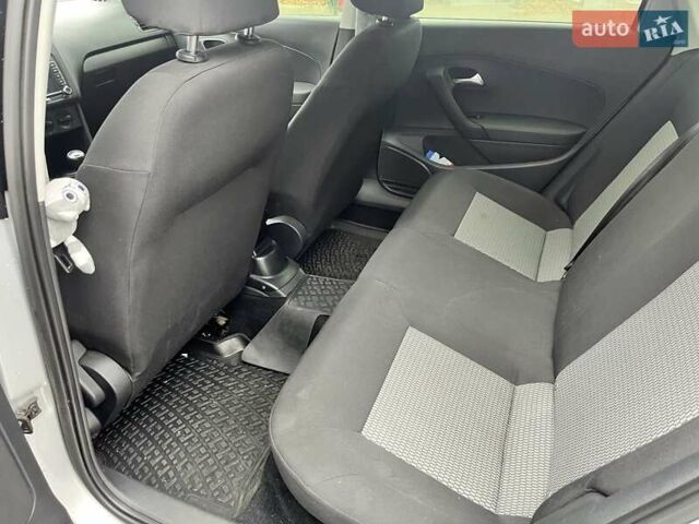 Серый Фольксваген Поло, объемом двигателя 1.6 л и пробегом 115 тыс. км за 7200 $, фото 12 на Automoto.ua