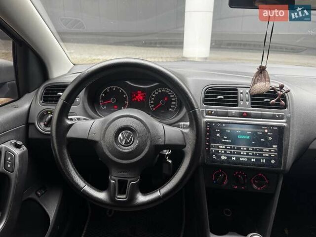 Серый Фольксваген Поло, объемом двигателя 1.6 л и пробегом 192 тыс. км за 5900 $, фото 15 на Automoto.ua
