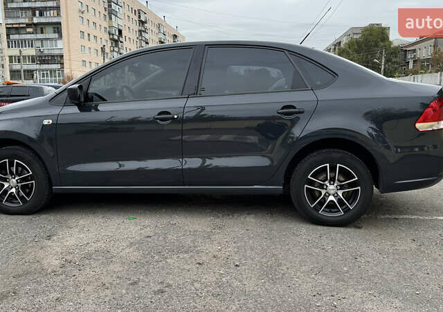 Сірий Фольксваген Поло, об'ємом двигуна 1.6 л та пробігом 265 тис. км за 7000 $, фото 4 на Automoto.ua