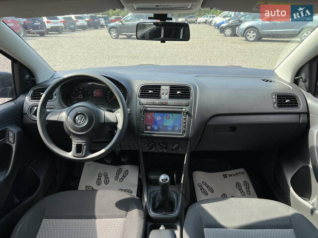 Серый Фольксваген Поло, объемом двигателя 1.6 л и пробегом 198 тыс. км за 7950 $, фото 11 на Automoto.ua