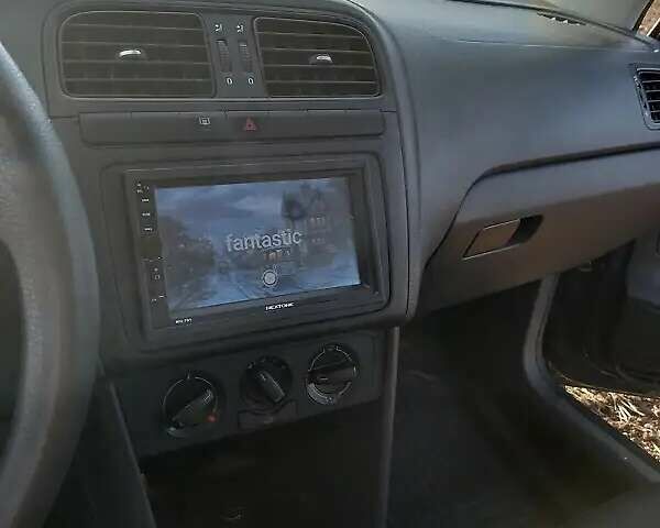 Серый Фольксваген Поло, объемом двигателя 1.6 л и пробегом 124 тыс. км за 6700 $, фото 2 на Automoto.ua