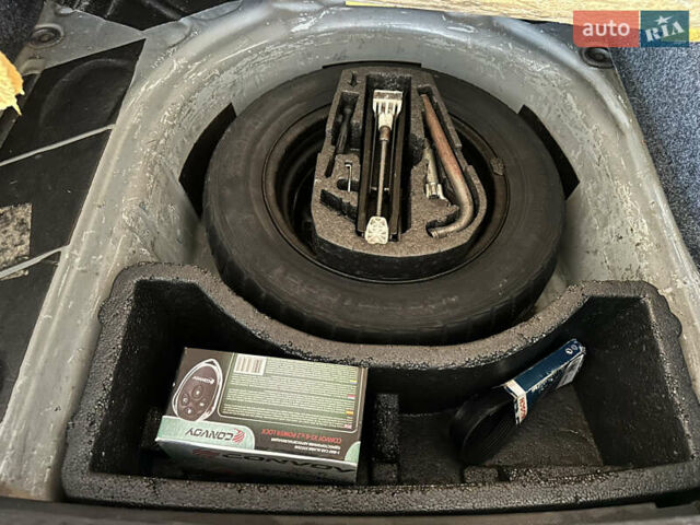 Серый Фольксваген Поло, объемом двигателя 1.6 л и пробегом 197 тыс. км за 5800 $, фото 17 на Automoto.ua