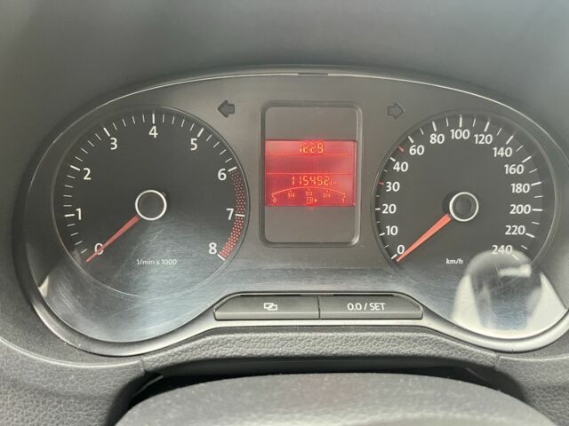 Серый Фольксваген Поло, объемом двигателя 1.6 л и пробегом 115 тыс. км за 7200 $, фото 6 на Automoto.ua