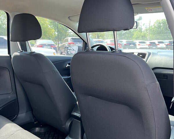 Серый Фольксваген Поло, объемом двигателя 1.6 л и пробегом 198 тыс. км за 7950 $, фото 17 на Automoto.ua