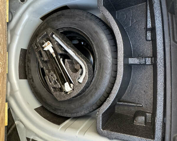 Сірий Фольксваген Поло, об'ємом двигуна 1.6 л та пробігом 160 тис. км за 5949 $, фото 20 на Automoto.ua