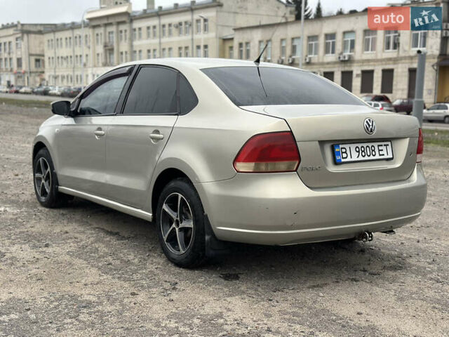 Серый Фольксваген Поло, объемом двигателя 1.6 л и пробегом 212 тыс. км за 5200 $, фото 6 на Automoto.ua