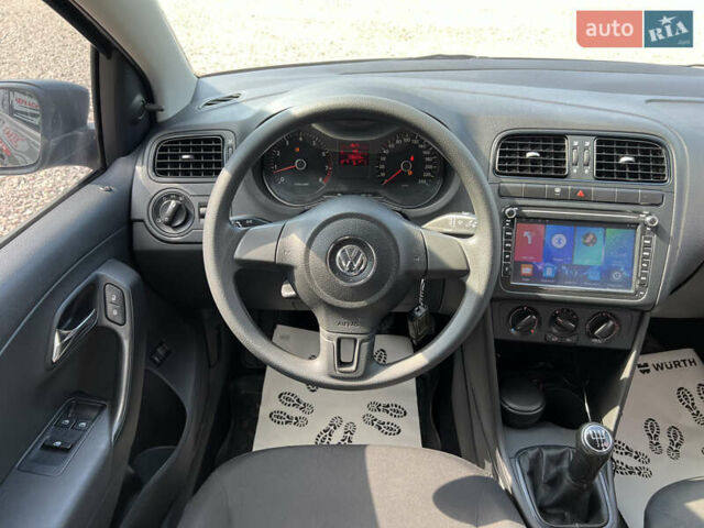 Серый Фольксваген Поло, объемом двигателя 1.6 л и пробегом 198 тыс. км за 7950 $, фото 10 на Automoto.ua