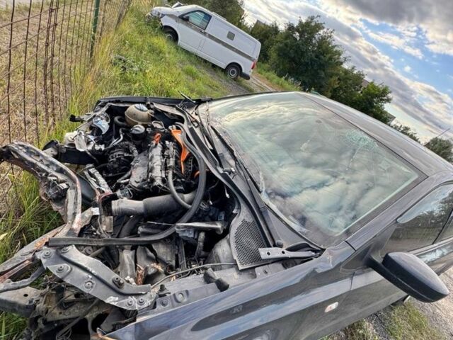 Серый Фольксваген Поло, объемом двигателя 1.6 л и пробегом 220 тыс. км за 2200 $, фото 4 на Automoto.ua