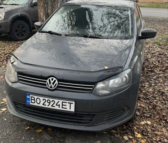 Серый Фольксваген Поло, объемом двигателя 1.6 л и пробегом 200 тыс. км за 4500 $, фото 2 на Automoto.ua