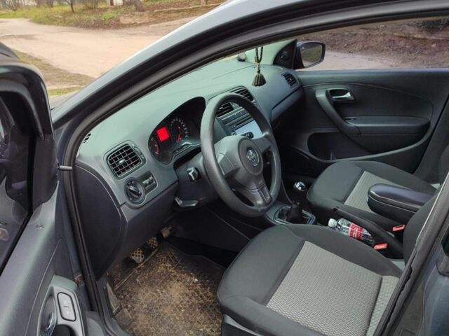 Сірий Фольксваген Поло, об'ємом двигуна 1.6 л та пробігом 90 тис. км за 4700 $, фото 10 на Automoto.ua