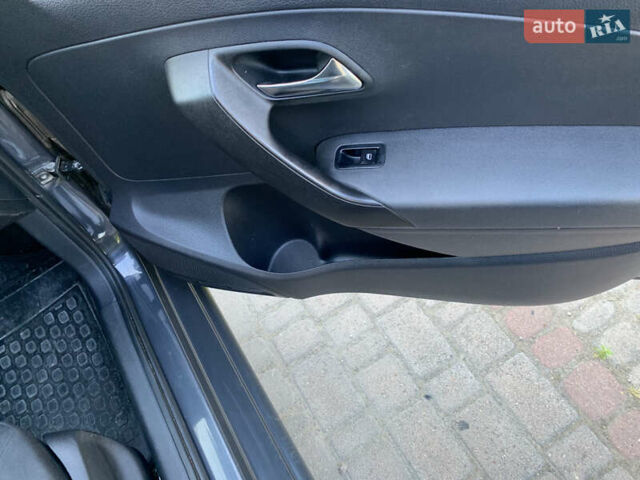 Серый Фольксваген Поло, объемом двигателя 1.6 л и пробегом 161 тыс. км за 6500 $, фото 15 на Automoto.ua