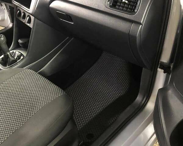 Сірий Фольксваген Поло, об'ємом двигуна 1.6 л та пробігом 236 тис. км за 7000 $, фото 9 на Automoto.ua