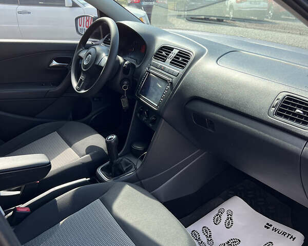 Серый Фольксваген Поло, объемом двигателя 1.6 л и пробегом 198 тыс. км за 7950 $, фото 13 на Automoto.ua