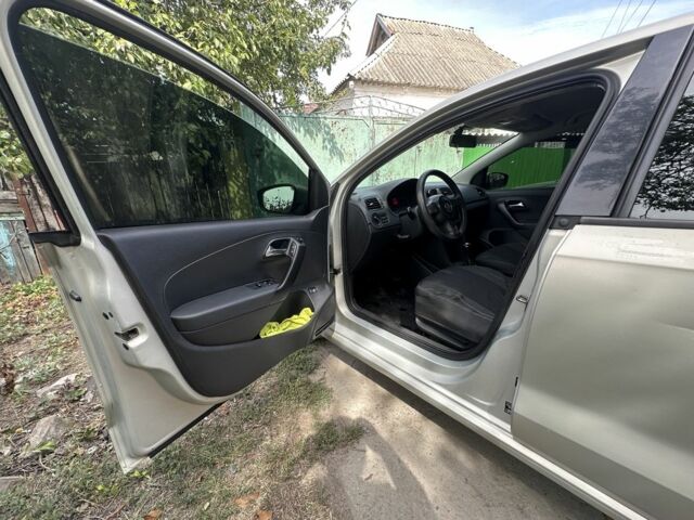 Сірий Фольксваген Поло, об'ємом двигуна 1.6 л та пробігом 300 тис. км за 5100 $, фото 7 на Automoto.ua