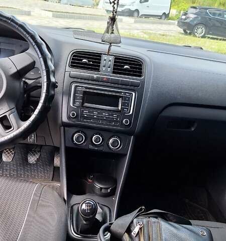 Серый Фольксваген Поло, объемом двигателя 1.6 л и пробегом 89 тыс. км за 7000 $, фото 10 на Automoto.ua