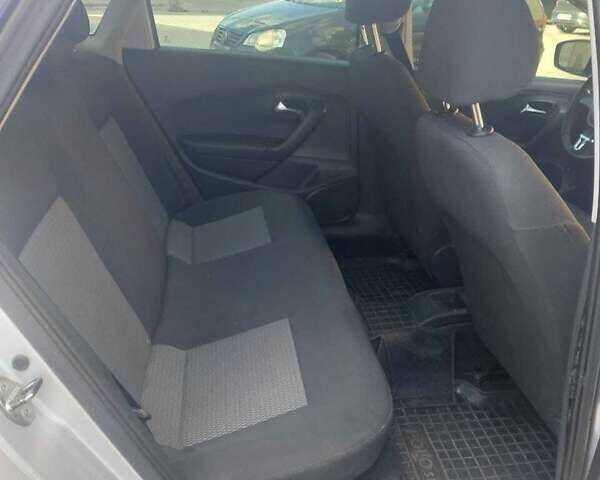 Серый Фольксваген Поло, объемом двигателя 1.6 л и пробегом 172 тыс. км за 6700 $, фото 6 на Automoto.ua