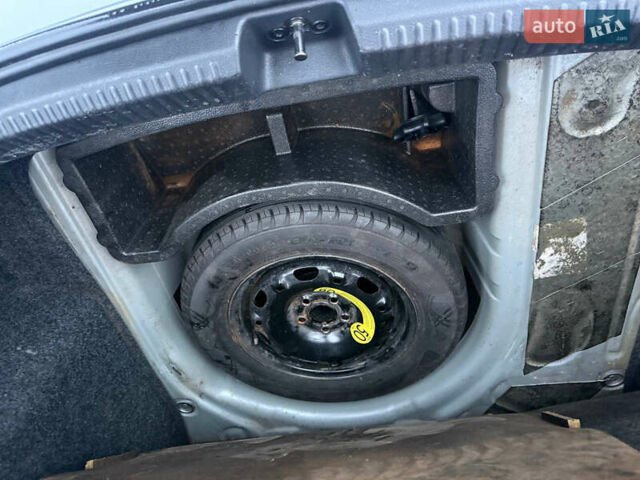 Серый Фольксваген Поло, объемом двигателя 1.6 л и пробегом 173 тыс. км за 5850 $, фото 14 на Automoto.ua