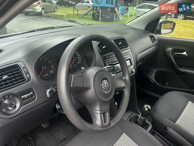 Серый Фольксваген Поло, объемом двигателя 1.6 л и пробегом 165 тыс. км за 7150 $, фото 4 на Automoto.ua