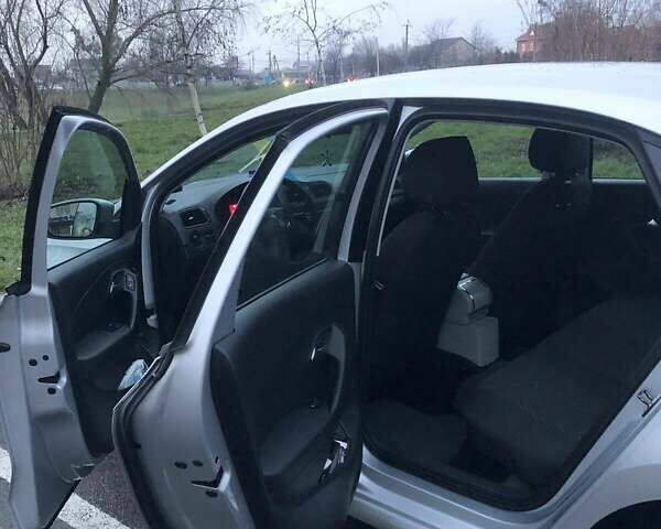 Сірий Фольксваген Поло, об'ємом двигуна 1.6 л та пробігом 236 тис. км за 7000 $, фото 6 на Automoto.ua