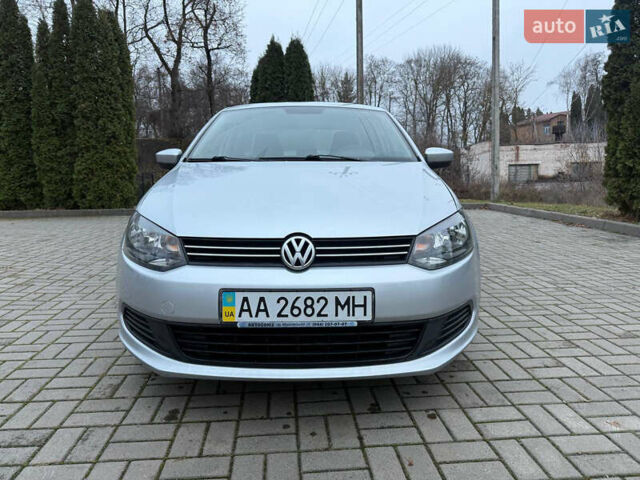 Серый Фольксваген Поло, объемом двигателя 1.6 л и пробегом 173 тыс. км за 5850 $, фото 1 на Automoto.ua