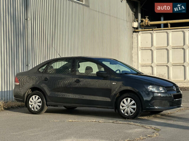 Серый Фольксваген Поло, объемом двигателя 1.6 л и пробегом 197 тыс. км за 5800 $, фото 1 на Automoto.ua