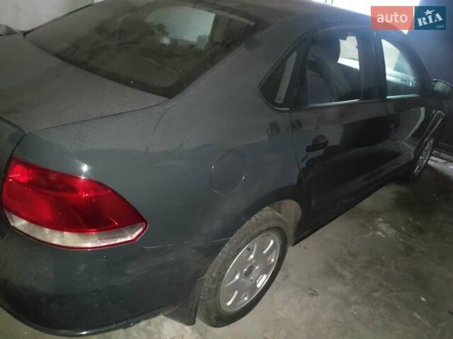 Серый Фольксваген Поло, объемом двигателя 1.6 л и пробегом 180 тыс. км за 7000 $, фото 1 на Automoto.ua