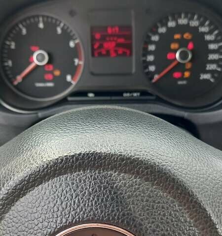 Серый Фольксваген Поло, объемом двигателя 1.6 л и пробегом 200 тыс. км за 4550 $, фото 21 на Automoto.ua